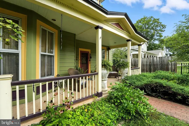 $799,900 | 802 South Blue Ridge Avenue, Culpeper, VA 22701