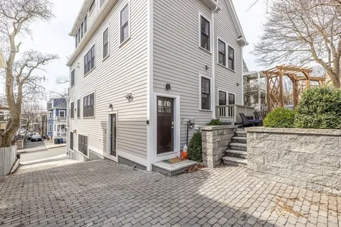 $1,550,000 | 7 Whitman Street, Unit 1, Somerville, MA 02144