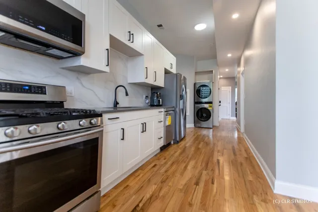 $2,500 | 2343 West Grenshaw Street, Unit 2, Chicago, IL 60612