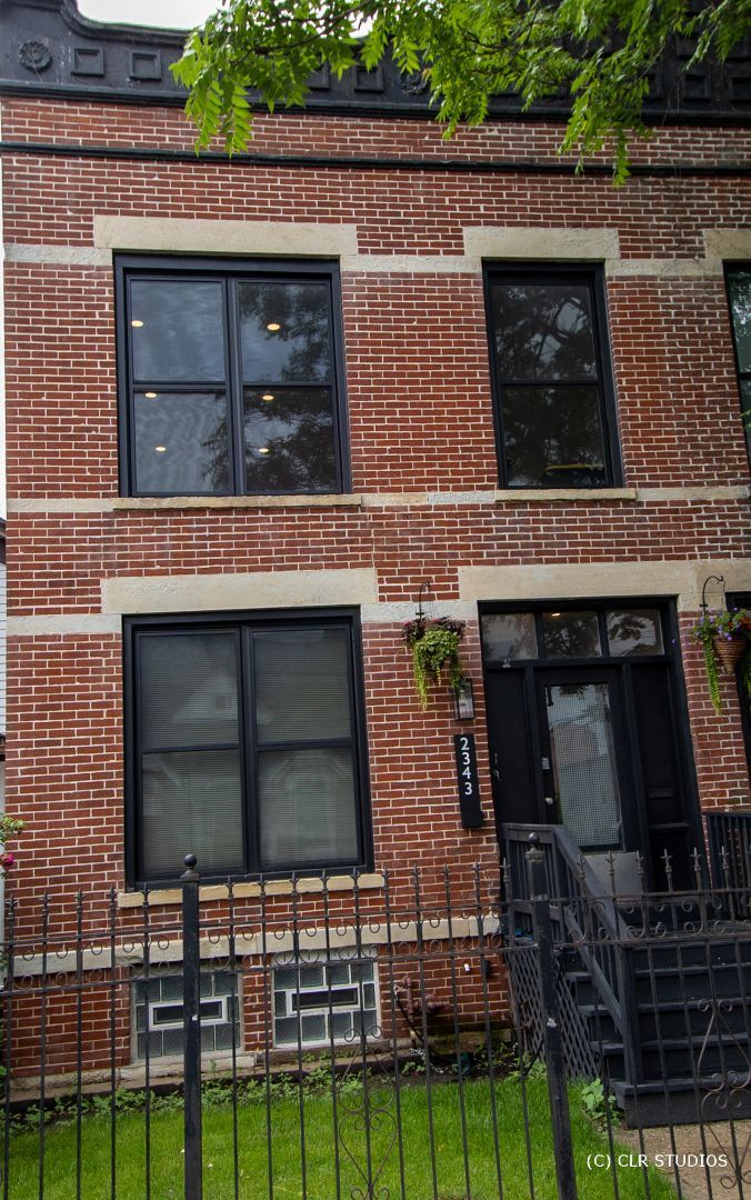 2343 West Grenshaw Street, Unit 2 Chicago, IL 60612 - Photo 2 of 15