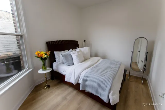 $2,500 | 2343 West Grenshaw Street, Unit 2, Chicago, IL 60612