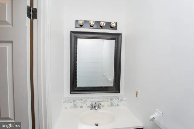 $389,900 | 113 Krista Court, Chalfont, PA 18914