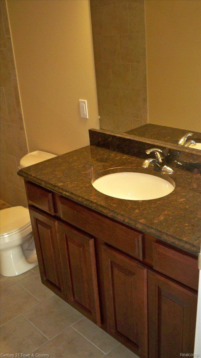 350 Grace Avenue Rochester, MI 48307 - Photo 18 of 25 100_2854