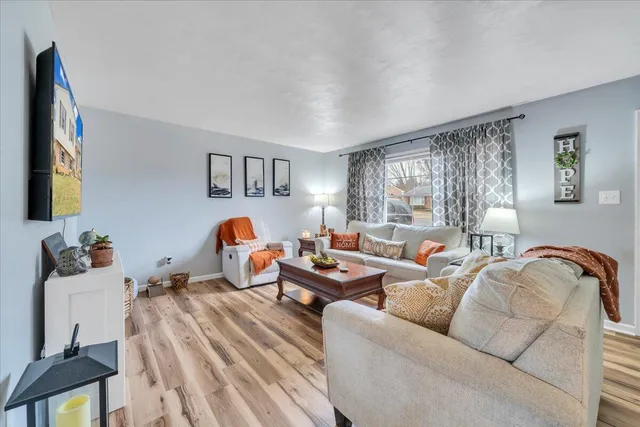 $315,000 | 616 Elmcrest Street Northeast, Roanoke, VA 24019