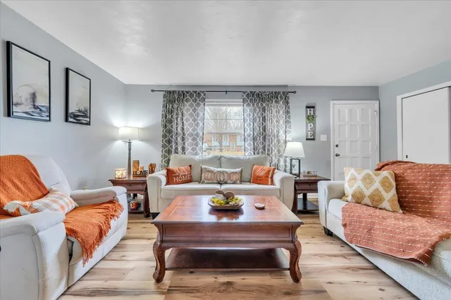 $315,000 | 616 Elmcrest Street Northeast, Roanoke, VA 24019