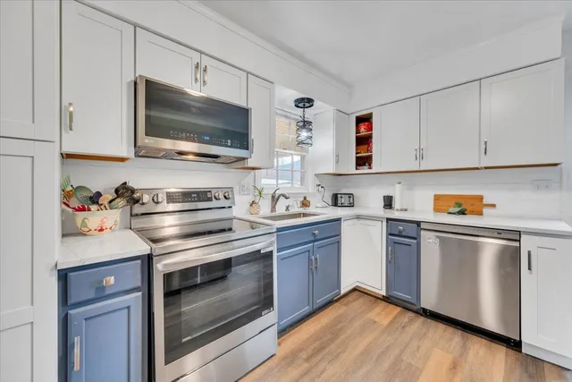 $315,000 | 616 Elmcrest Street Northeast, Roanoke, VA 24019