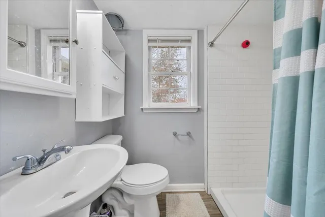 $315,000 | 616 Elmcrest Street Northeast, Roanoke, VA 24019