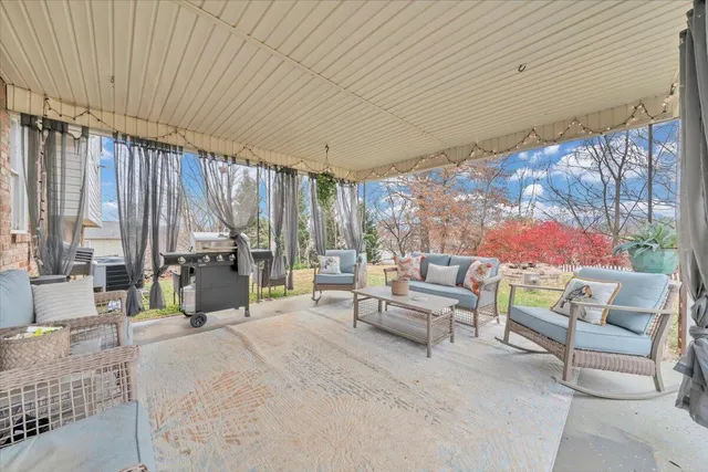 $315,000 | 616 Elmcrest Street Northeast, Roanoke, VA 24019