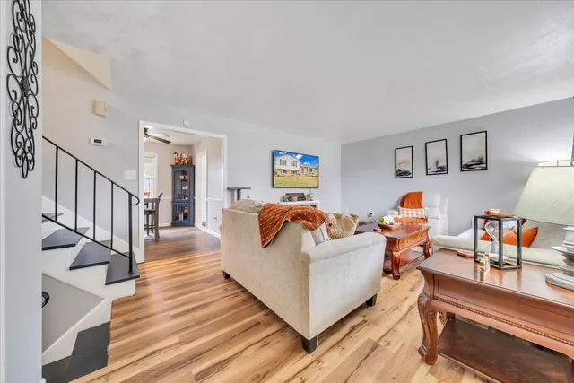 $315,000 | 616 Elmcrest Street Northeast, Roanoke, VA 24019