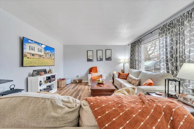 $315,000 | 616 Elmcrest Street Northeast, Roanoke, VA 24019