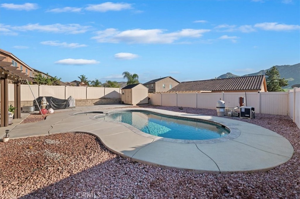 20583 Spring Street Riverside, CA 92507 - Photo 30 of 38 Pool and Spa