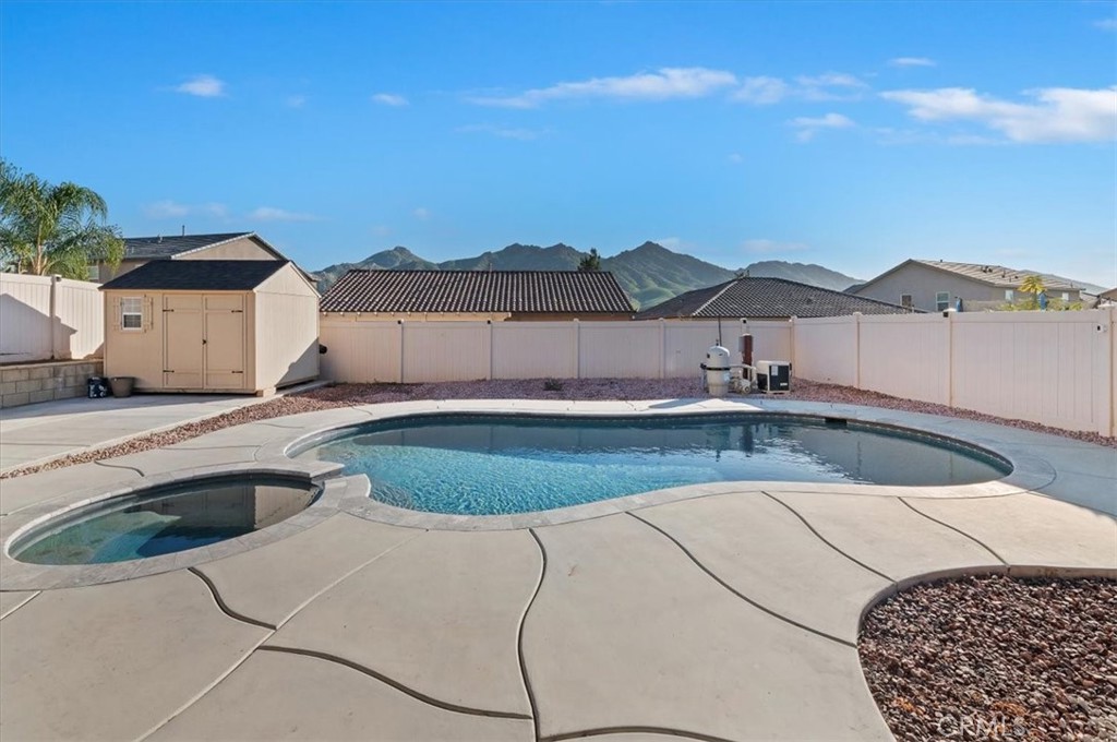 20583 Spring Street Riverside, CA 92507 - Photo 31 of 38 Pool and Spa