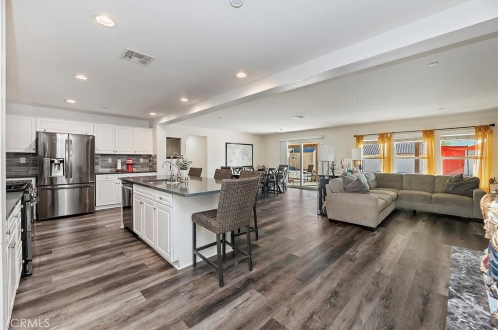 20583 Spring Street Riverside, CA 92507 - Photo 9 of 38 Kitchen