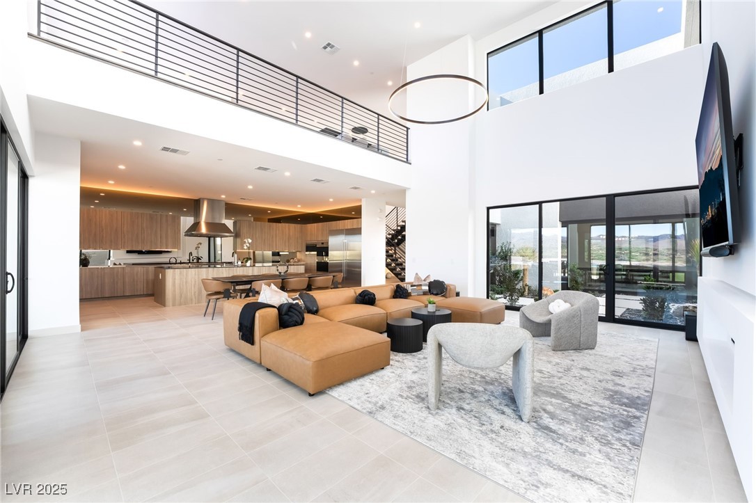 33 Falling Ridge Lane Henderson, NV 89011 - Photo 11 of 70