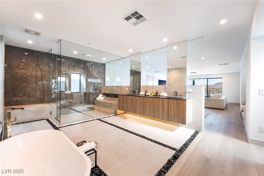 33 Falling Ridge Lane Henderson, NV 89011 - Photo 17 of 70