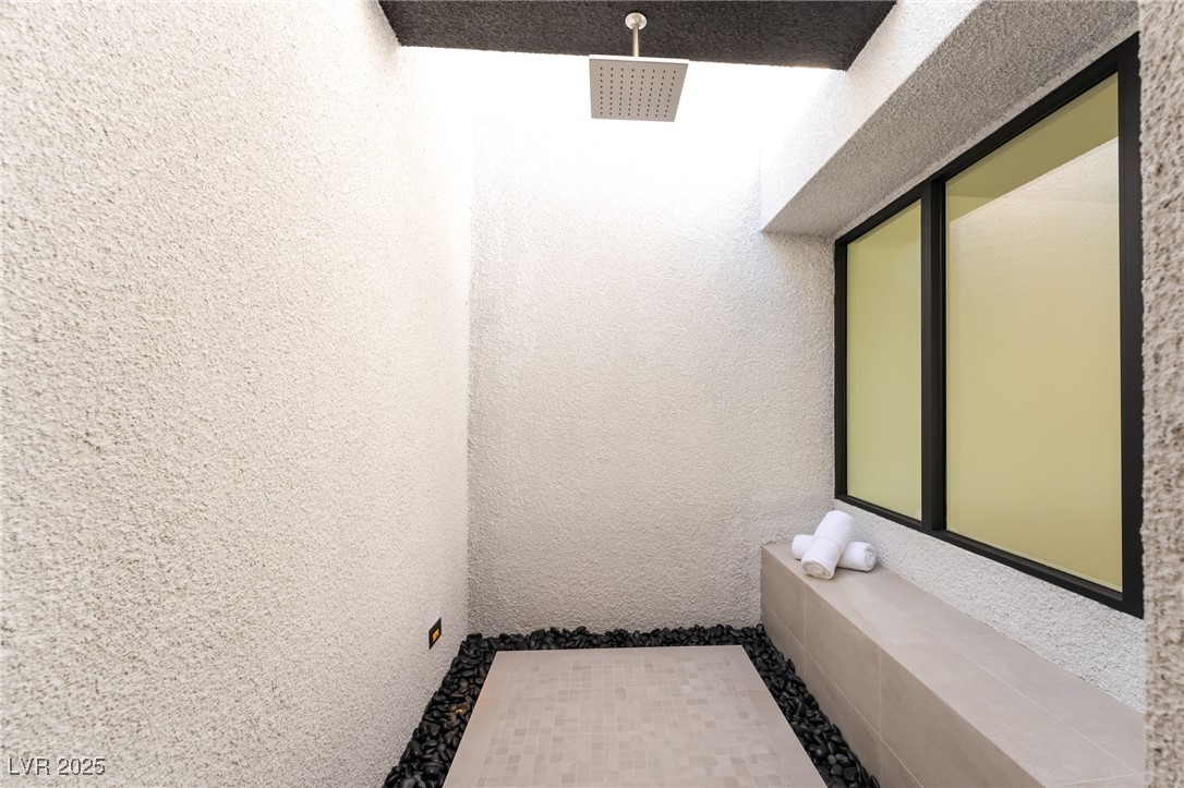 33 Falling Ridge Lane Henderson, NV 89011 - Photo 20 of 70 View of bathroom