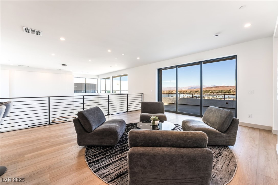 33 Falling Ridge Lane Henderson, NV 89011 - Photo 37 of 70