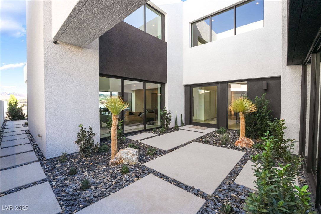 33 Falling Ridge Lane Henderson, NV 89011 - Photo 7 of 70