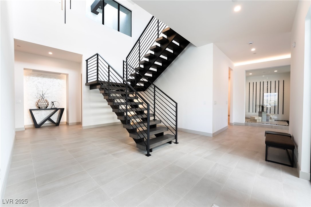 33 Falling Ridge Lane Henderson, NV 89011 - Photo 8 of 70