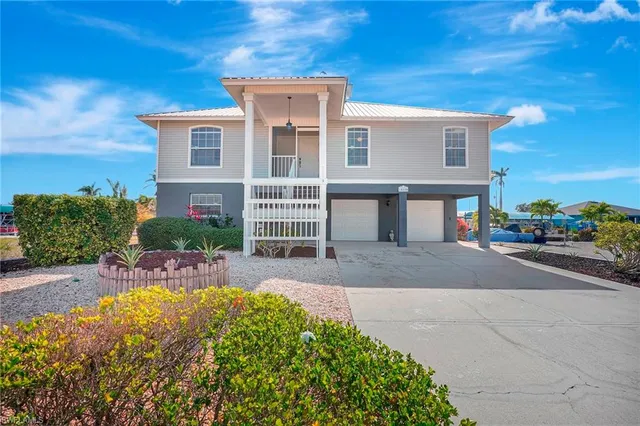 $1,000,000 | 16140 Porto Bello Street, Bokeelia, FL 33922