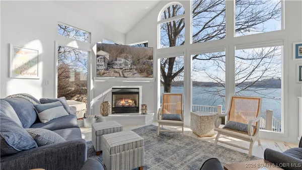 $1,150,000 | 30435 Bullock Drive, Gravois Mills, MO 65037