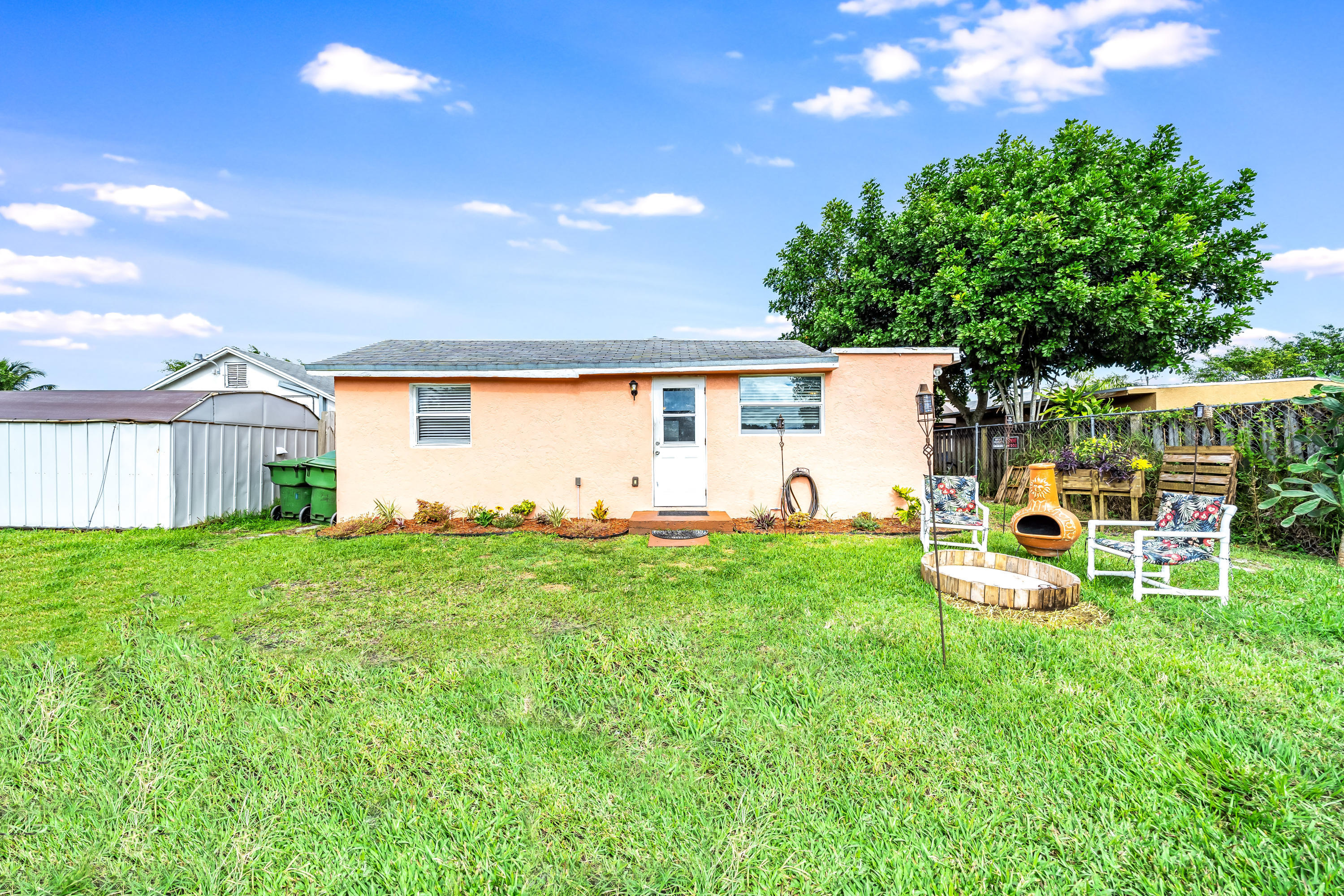 3901 Lakewood Road, Unit B Lake Worth Beach, FL 33461 - Photo 1 of 13 20201214151813002485000000-o