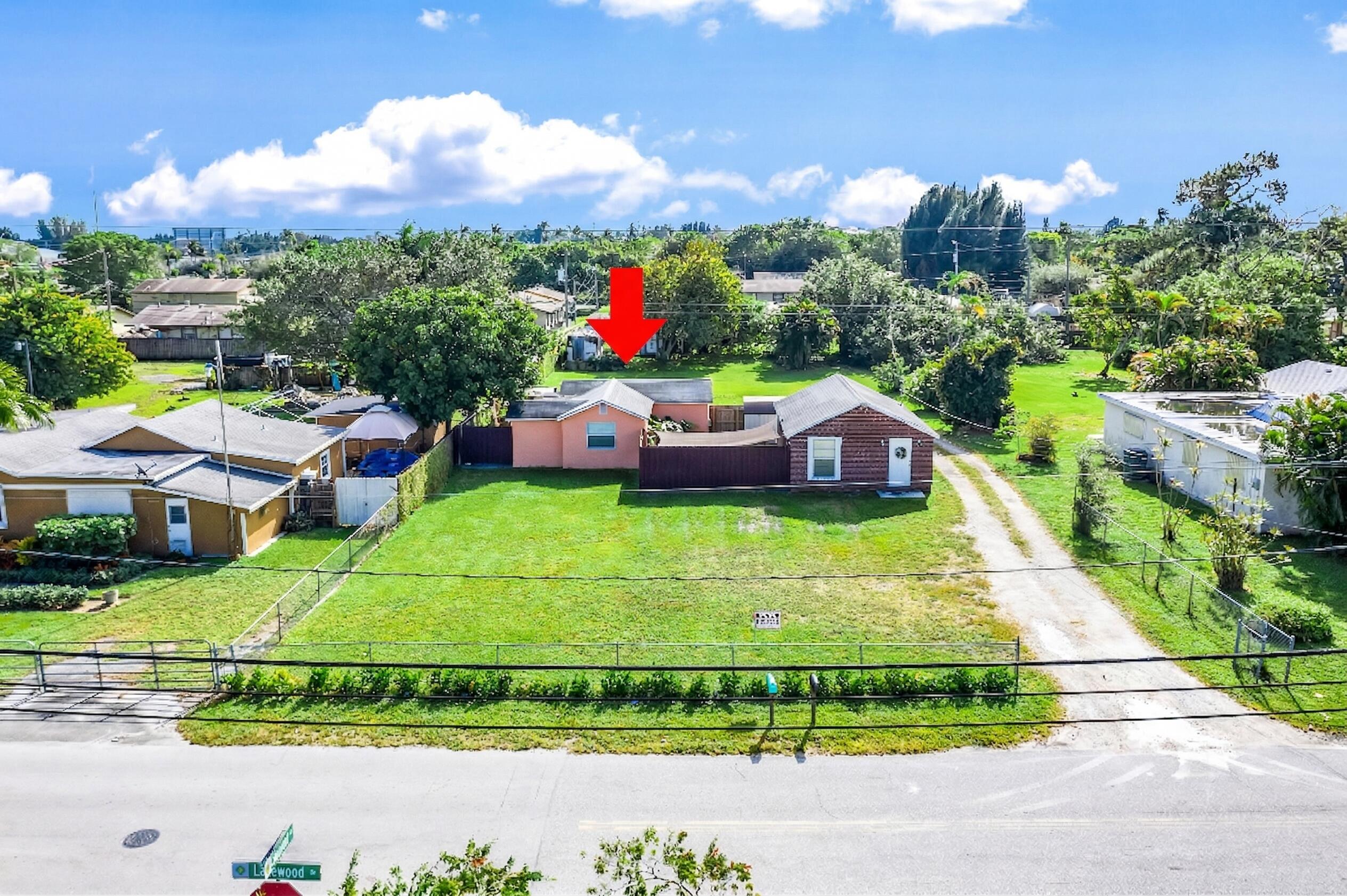 3901 Lakewood Road, Unit B Lake Worth Beach, FL 33461 - Photo 2 of 13 Outside
