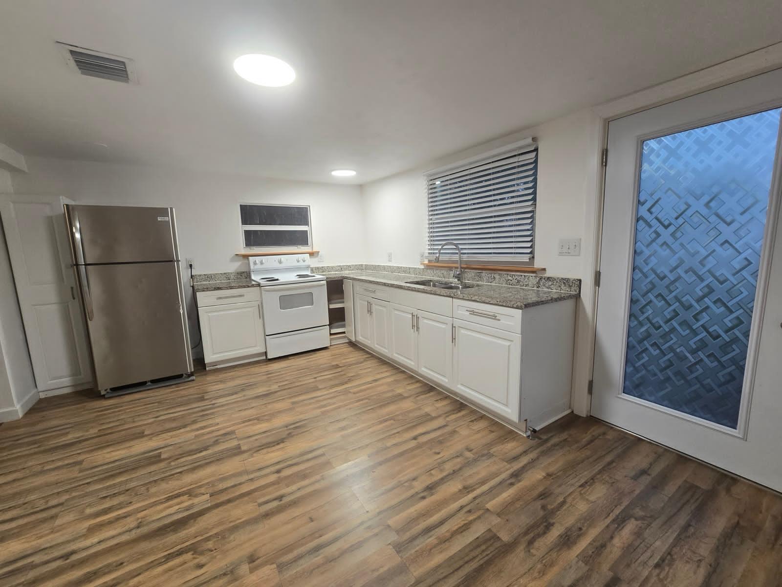 3901 Lakewood Road, Unit B Lake Worth Beach, FL 33461 - Photo 4 of 13 WhatsApp Image 2026-03-24 at 20.41.15 (8