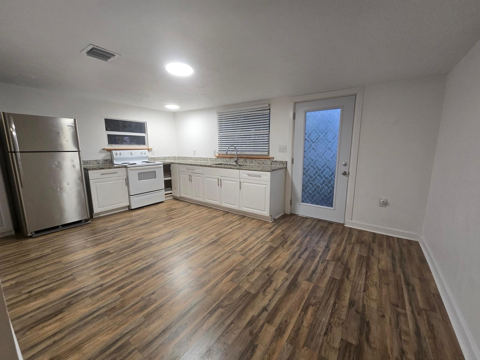 3901 Lakewood Road, Unit B Lake Worth Beach, FL 33461 - Photo 6 of 13 WhatsApp Image 2026-03-24 at 20.41.15 (9