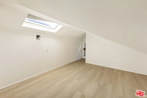 $1,399,000 | 1561 Carmona Avenue, Los Angeles, CA 90019