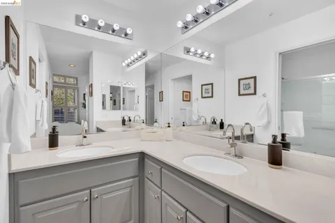 $515,000 | 260 Caldecott Lane, Unit 314, Oakland, CA 94618