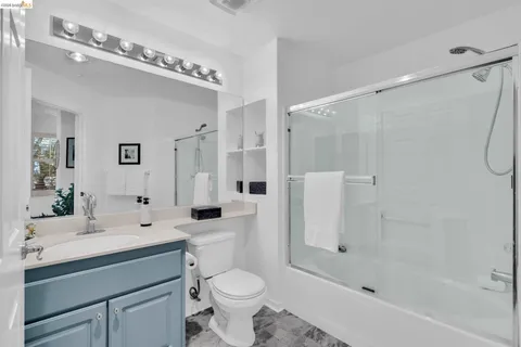 $515,000 | 260 Caldecott Lane, Unit 314, Oakland, CA 94618