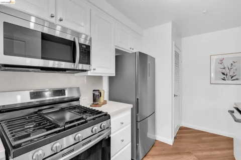 $515,000 | 260 Caldecott Lane, Unit 314, Oakland, CA 94618