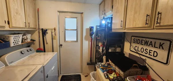 a view of utility room