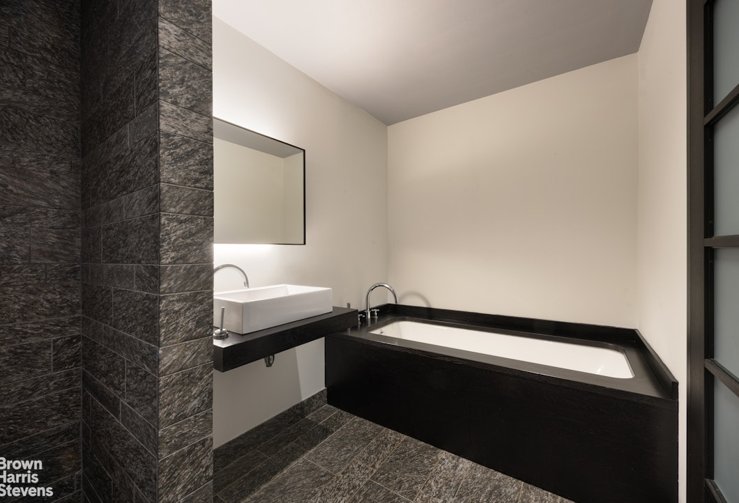 20 Pine Street, Unit 2905 Manhattan, NY 11360 - Photo 5 of 6 Gallery Image 5