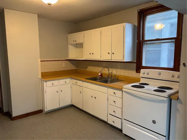 $89,500 | 2423 South 12th Street, St. Joseph, MO 64503