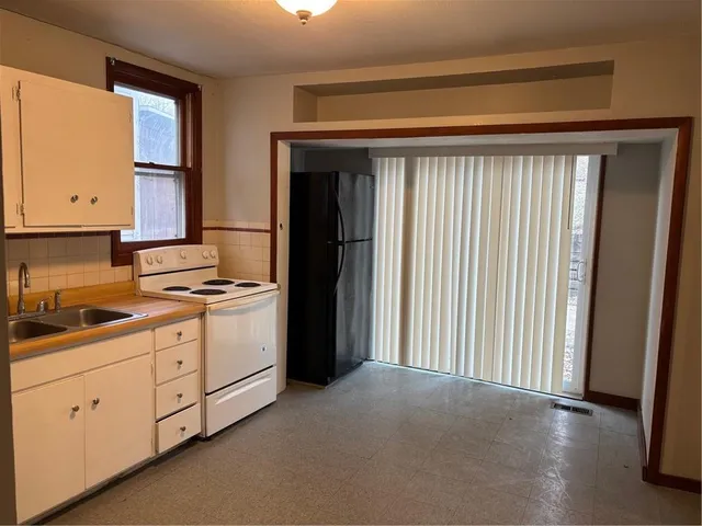 $89,500 | 2423 South 12th Street, St. Joseph, MO 64503