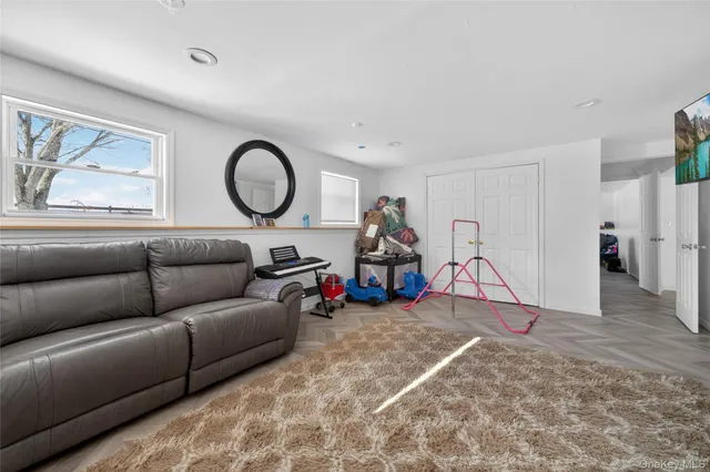 $549,999 | 1076 Hoagerburgh Road, Wallkill, NY 12589