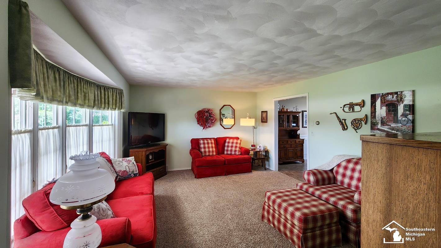 4872 East Dunbar Road Monroe, MI 48161 - Photo 13 of 41 50142805-872bb9c1-b4f7-436d-a4ca-83a66e842f5c.JPG