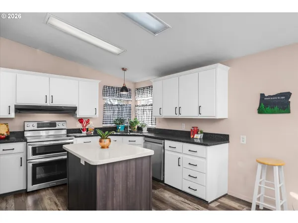 $209,000 | 4055 Royal Avenue, Unit 93, Eugene, OR 97402