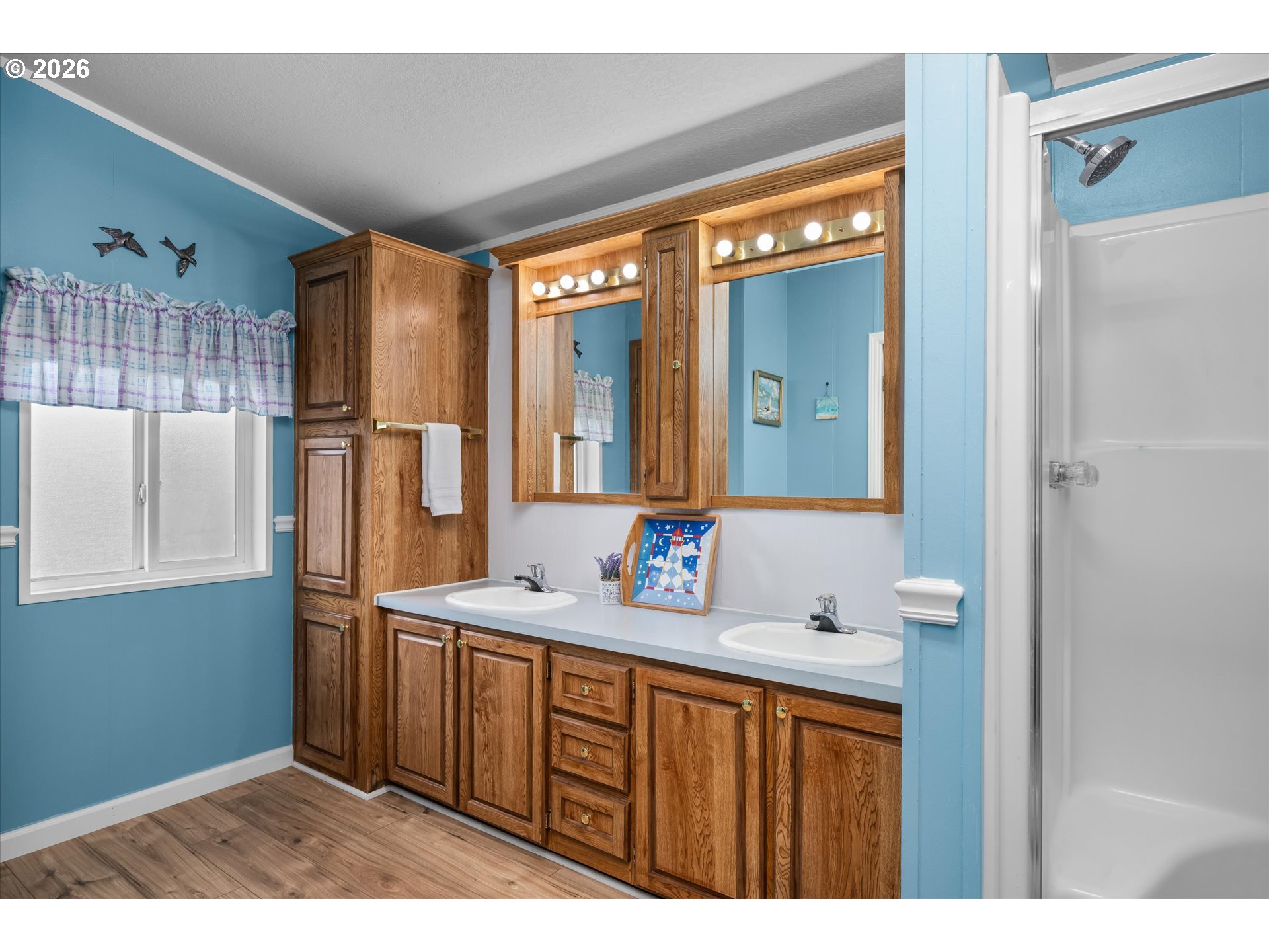 4055 Royal Avenue, Unit 93 Eugene, OR 97402 - Photo 18 of 39 En Suite Bathroom