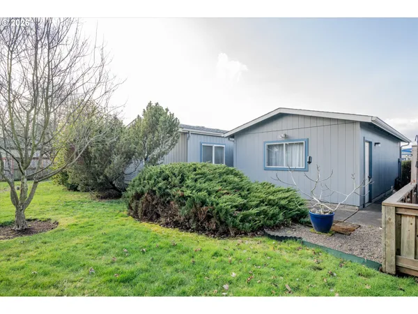 $209,000 | 4055 Royal Avenue, Unit 93, Eugene, OR 97402