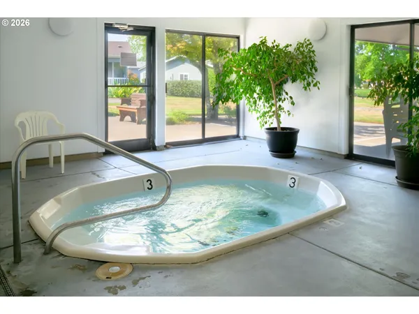 $209,000 | 4055 Royal Avenue, Unit 93, Eugene, OR 97402