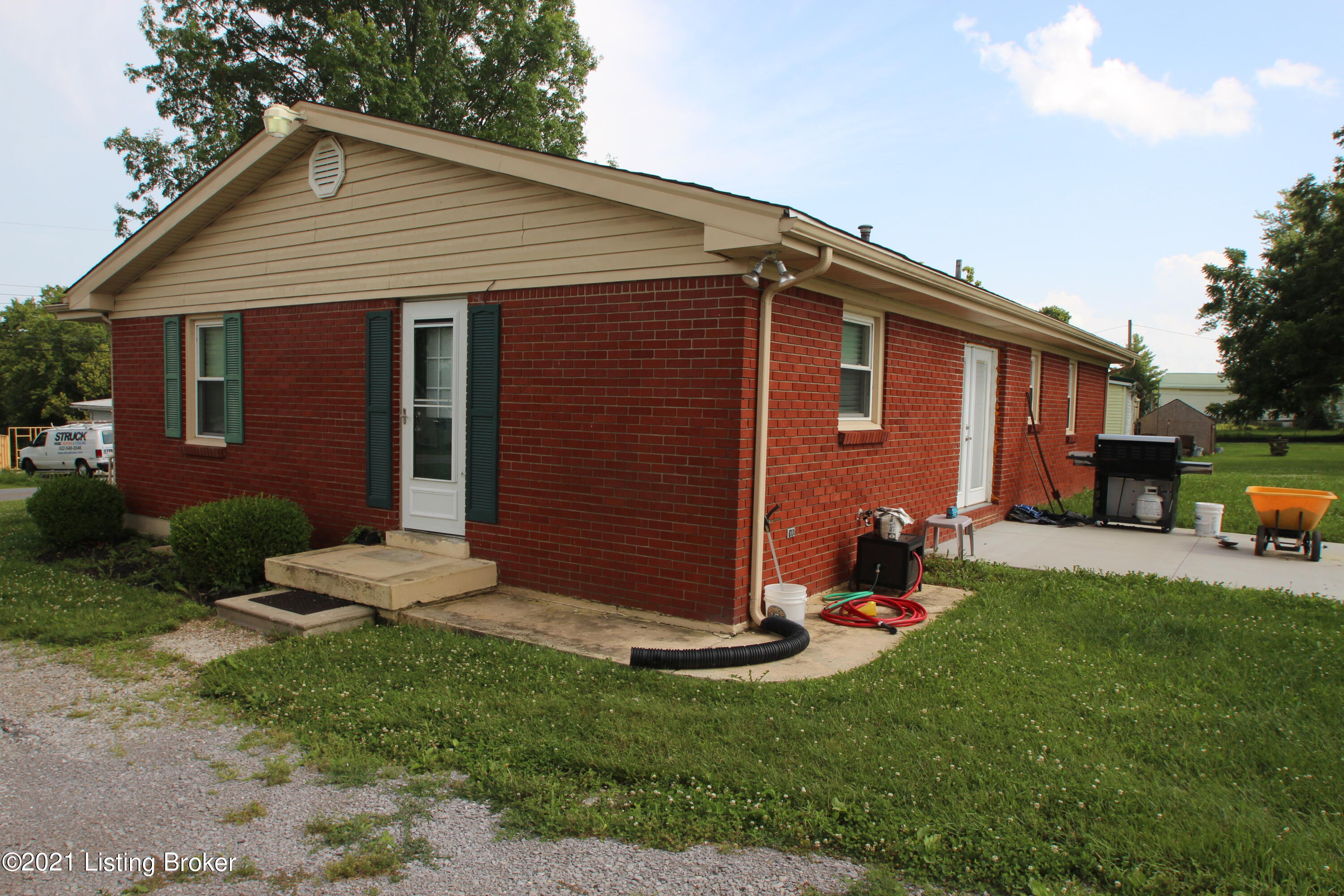 4595 Jackson Road Eminence, KY 40019 - Photo 8 of 32 IMG_9012