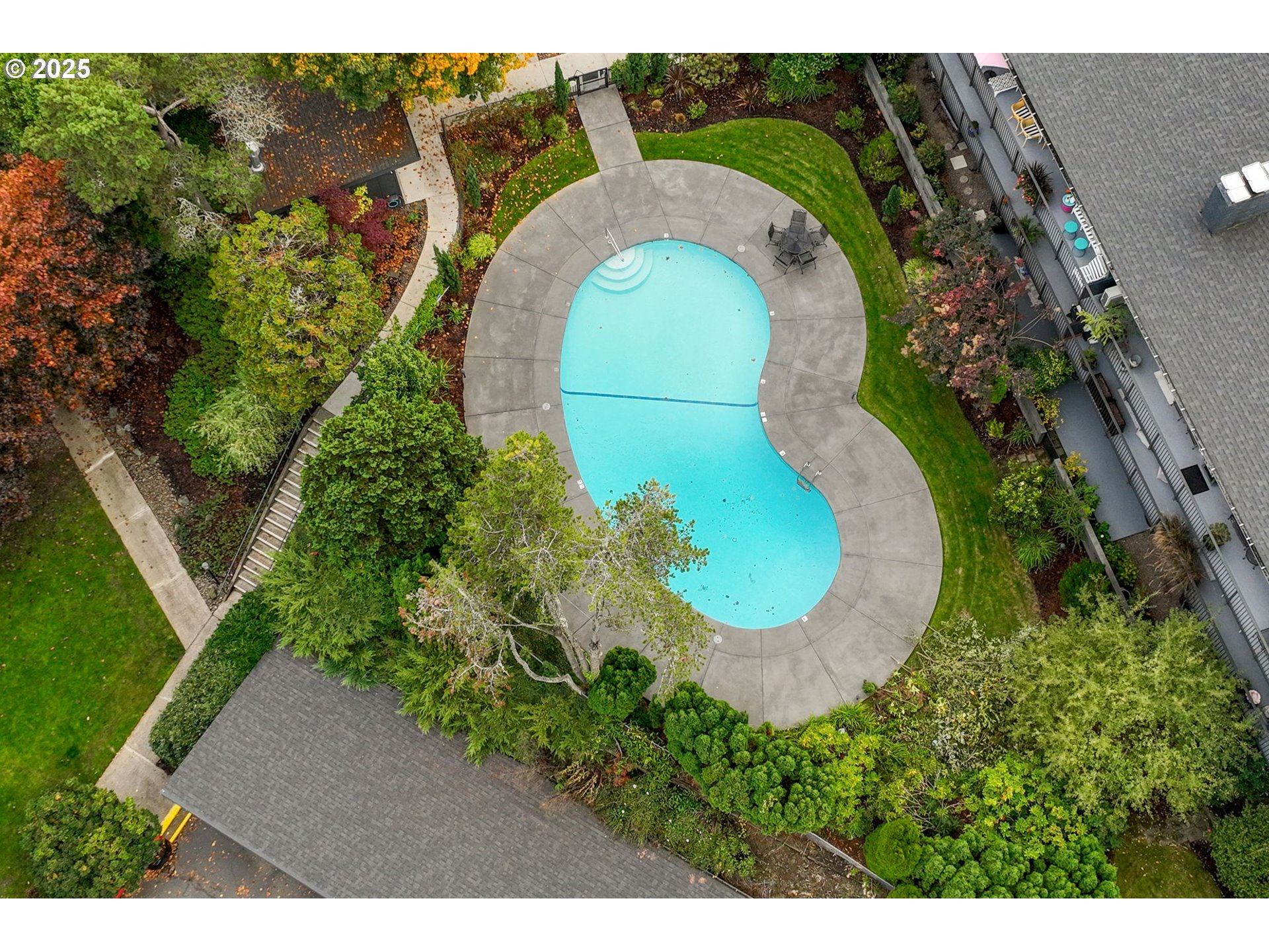 200 Southwest Burnham Road, Unit 200 Lake Oswego, OR 97034 - Photo 37 of 46