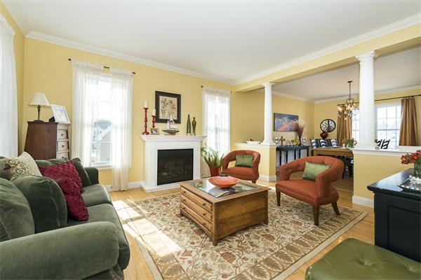 347 South Road Bedford, MA 01730 - Photo 5 of 24