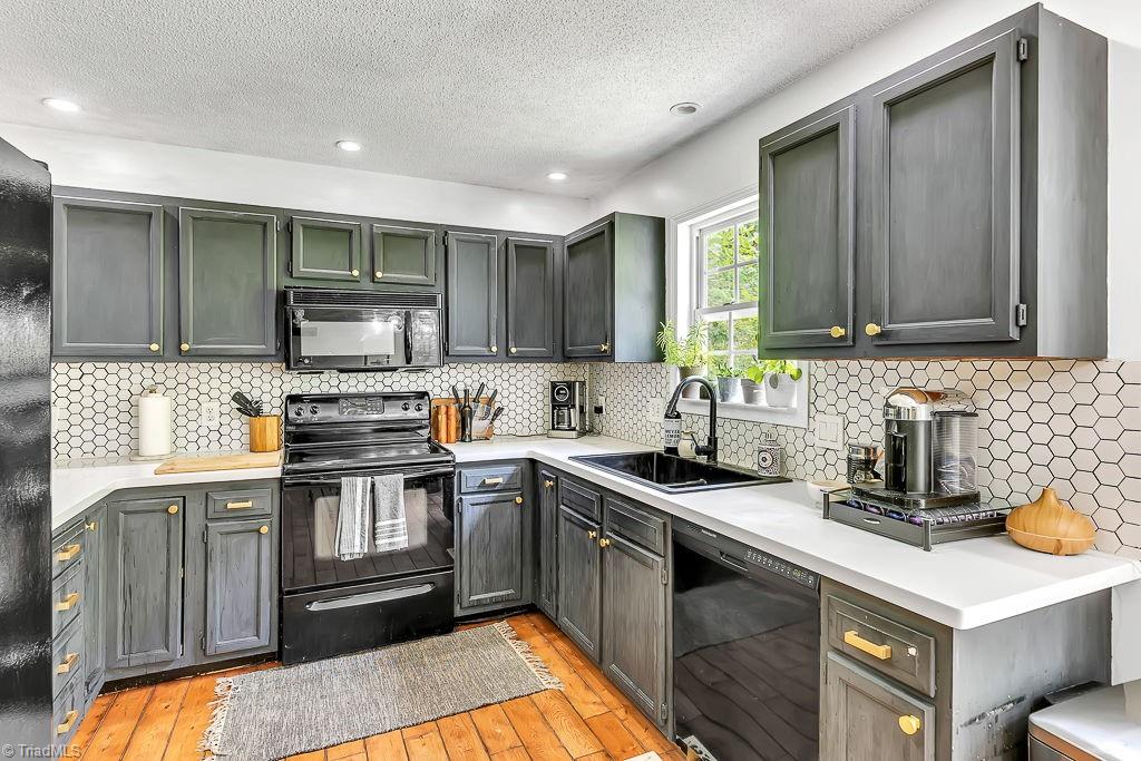 3403 Courtland Street High Point, NC 27265 - Photo 11 of 25