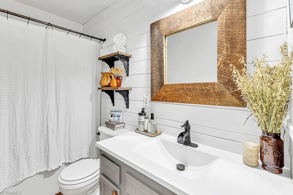 3403 Courtland Street High Point, NC 27265 - Photo 17 of 25