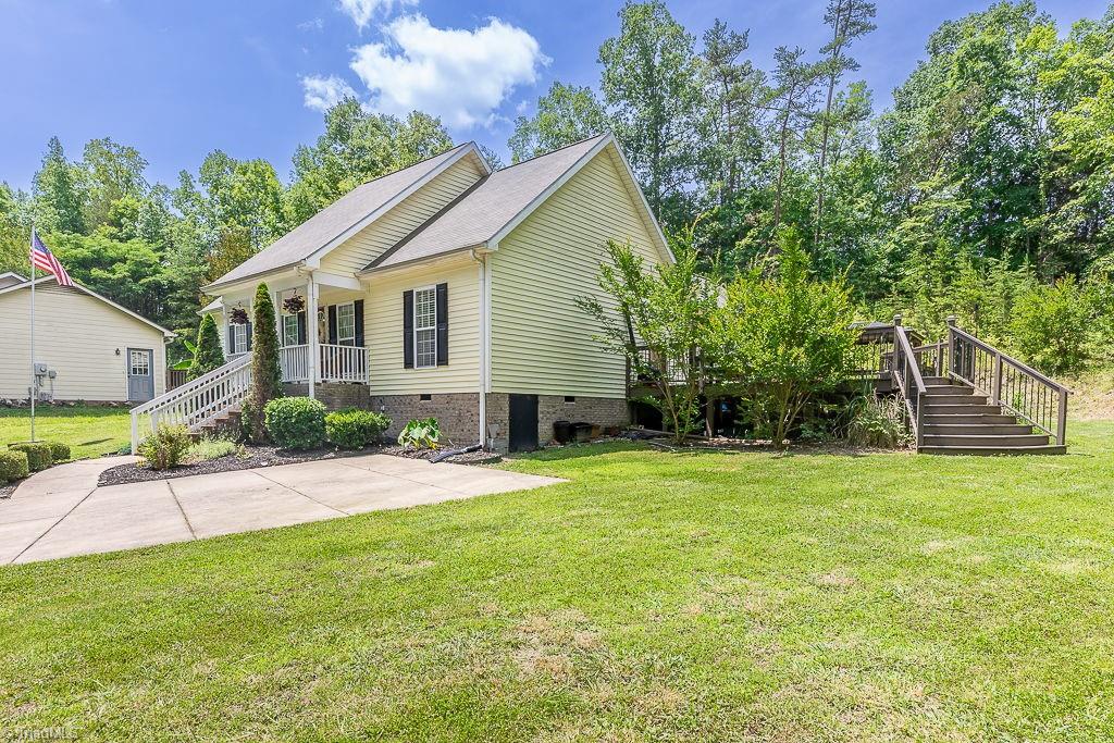 3403 Courtland Street High Point, NC 27265 - Photo 3 of 25