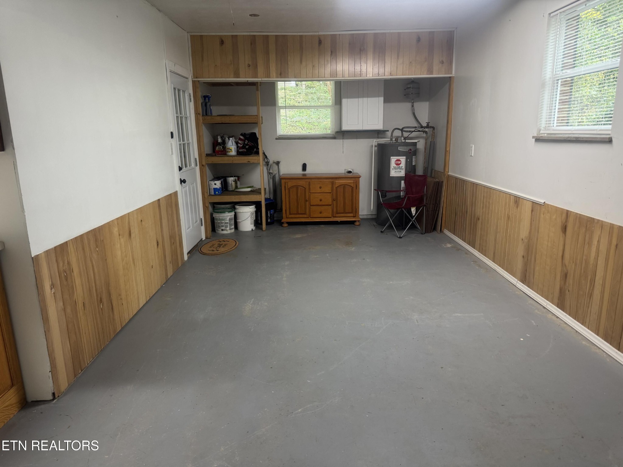 3341 West Wolf Valley Road Clinton, TN 37716 - Photo 22 of 41 a view of game room with window and furniture